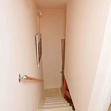 In 43524