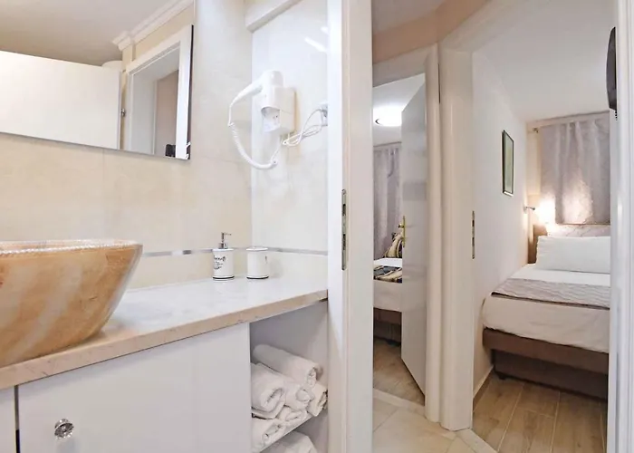 In 43524 * Dubrovnik