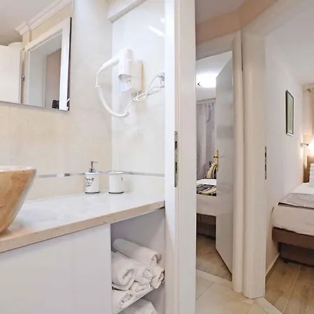 In 43524 * דוברובניק