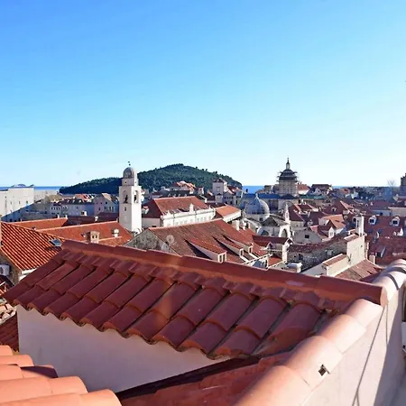 In 43524 * דוברובניק