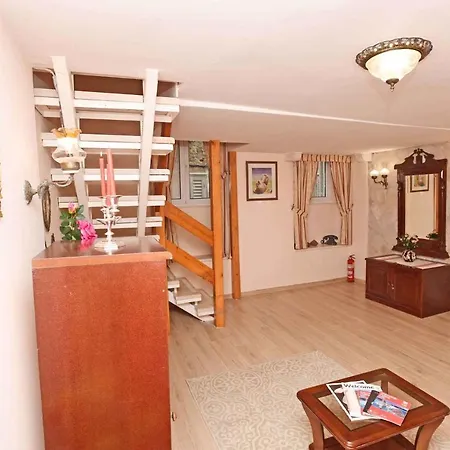 In 43524 * דוברובניק